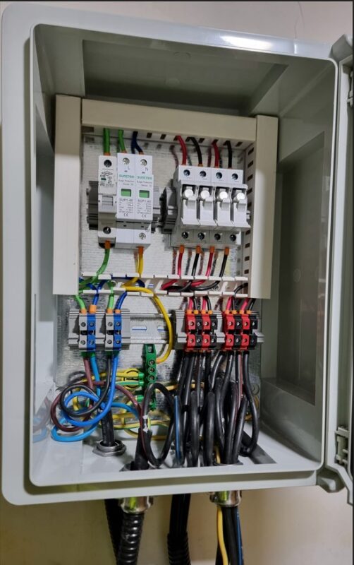 تابلو برق 5 کیلووات خورشیدی تجمیعی (AC+DC) برای پروژه های حمایتی