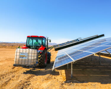 تجهیزات شستشو پنل خورشیدی؛ بهترین انتخاب برای نیروگاههای خورشیدی 3 1 32